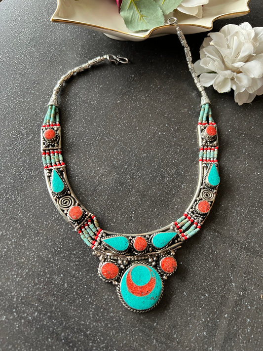 Himalayan Statement Necklace - Artistic Elegance from Nepal